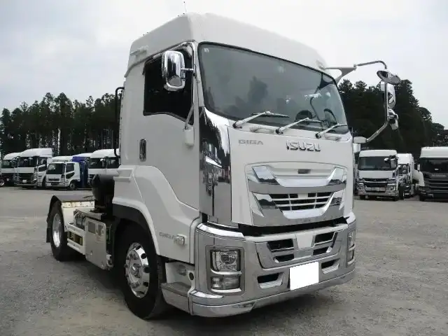 いすゞ ギガ 大型 トラクター ハイルーフ 1デフの中古トラック画像2