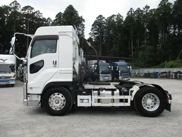 いすゞ ギガ 大型 トラクター ハイルーフ 1デフの中古トラック画像5