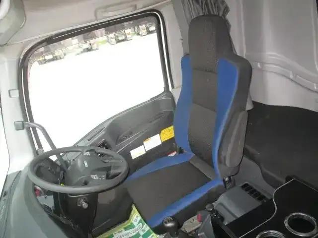 いすゞ ギガ 大型 トラクター ハイルーフ 1デフの中古トラック画像11