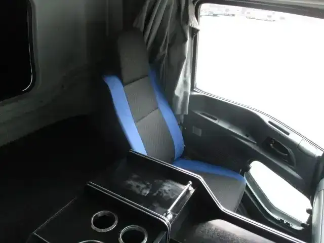 いすゞ ギガ 大型 トラクター ハイルーフ 1デフの中古トラック画像12