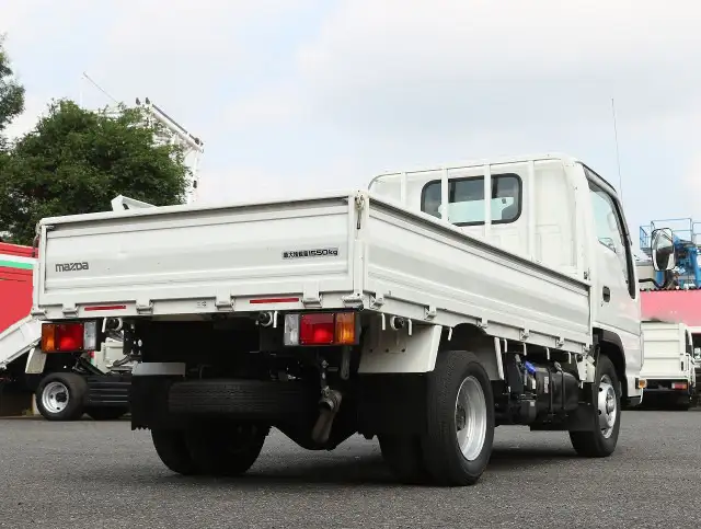 マツダ タイタン 小型 平ボディ 2RG-LHR88A R2の中古トラック画像3