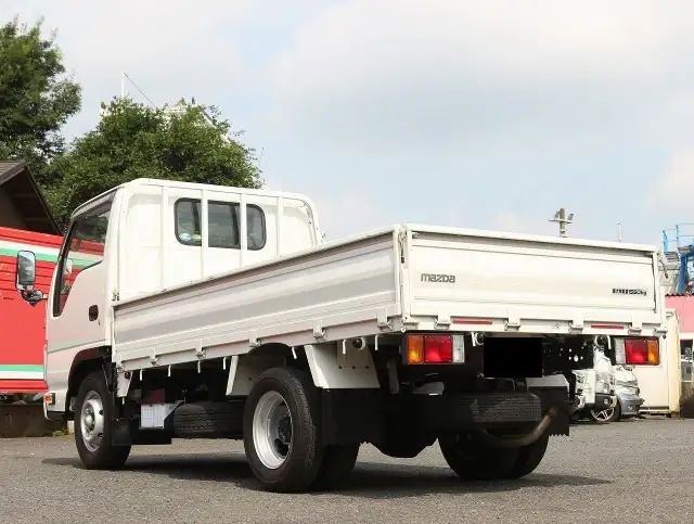 マツダ タイタン 小型 平ボディ 2RG-LHR88A R2の中古トラック画像4