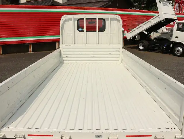 マツダ タイタン 小型 平ボディ 2RG-LHR88A R2の中古トラック画像9