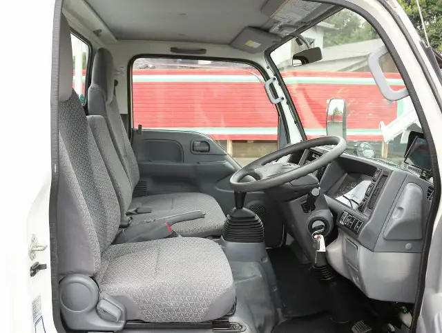 マツダ タイタン 小型 平ボディ 2RG-LHR88A R2の中古トラック画像11