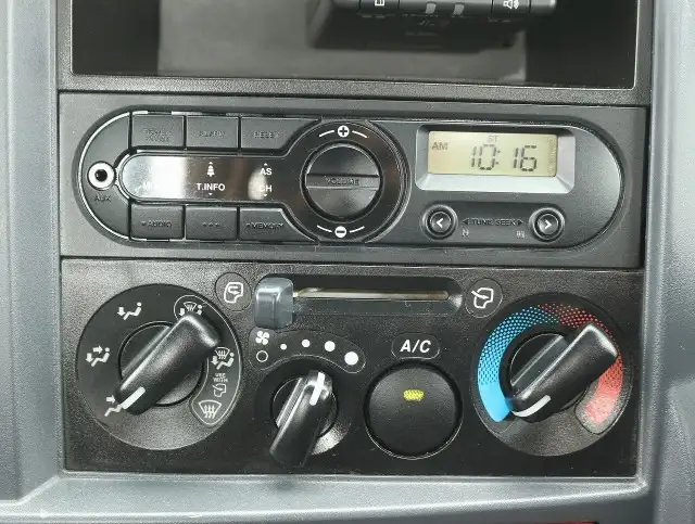 マツダ タイタン 小型 平ボディ 2RG-LHR88A R2の中古トラック画像15