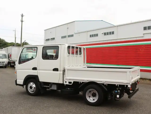 三菱 キャンター 小型 平ボディ Wキャブ 2TG-FBA00の中古トラック画像4