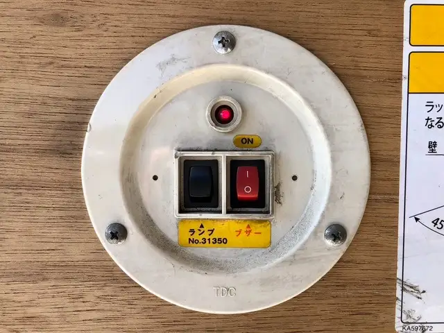 日野 レンジャー 中型/増トン アルミバン パワーゲート エアサスの中古トラック画像9