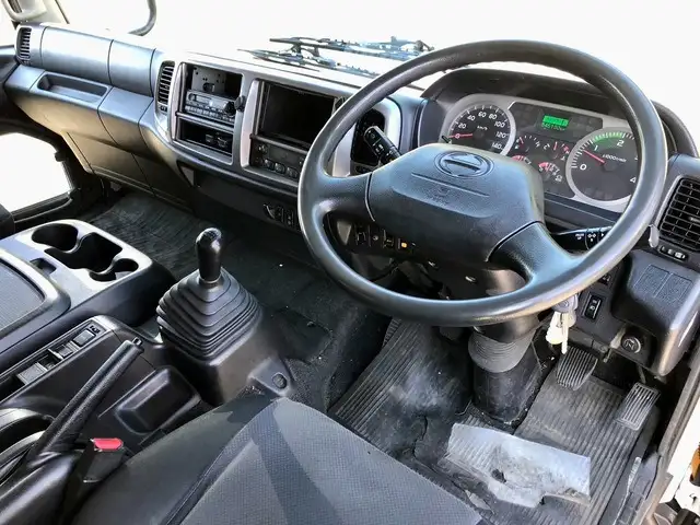 日野 レンジャー 中型/増トン アルミバン パワーゲート エアサスの中古トラック画像14