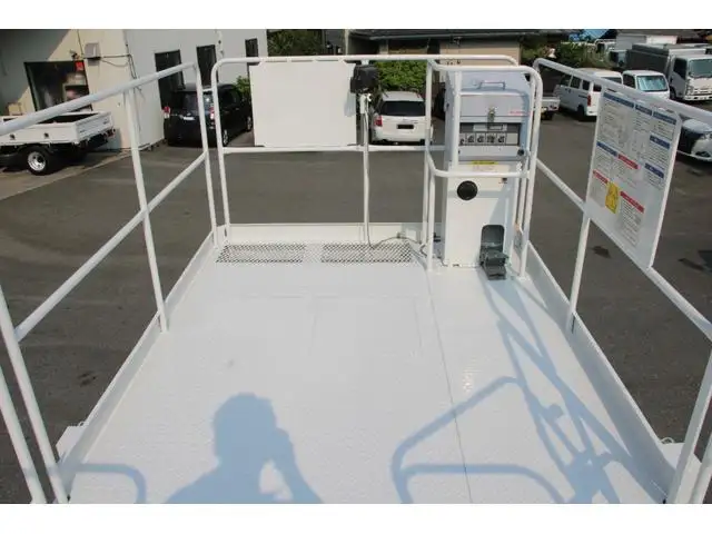 いすゞ エルフ 小型 高所・建柱車 高所作業車 の中古トラック画像5