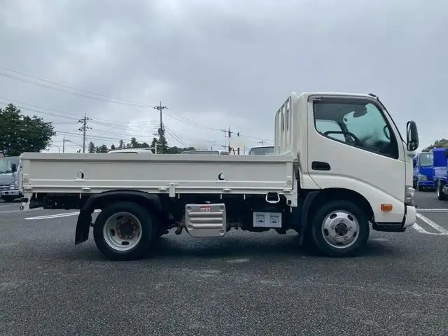 日野 デュトロ 小型 平ボディ  H31/R1の中古トラック画像2