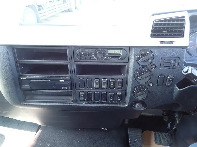 三菱 ファイター 中型/増トン ウイング ベッド 3枚観音の中古トラック画像12