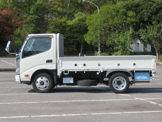 日野 デュトロ 小型 平ボディ 床鉄板 2RG-XZU605Mの中古トラック画像2