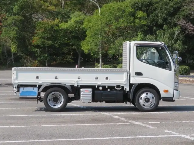 日野 デュトロ 小型 平ボディ 床鉄板 2RG-XZU605Mの中古トラック画像3