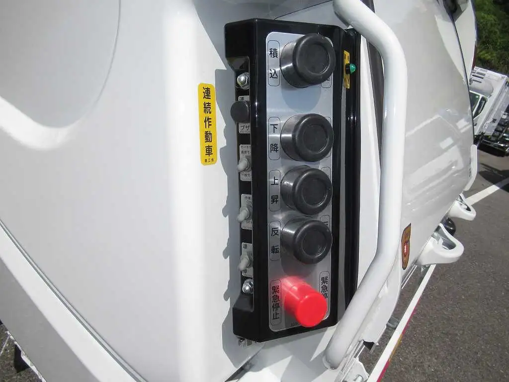 三菱 キャンター 小型 パッカー車 プレス式 2RG-FEAV0の中古トラック画像8