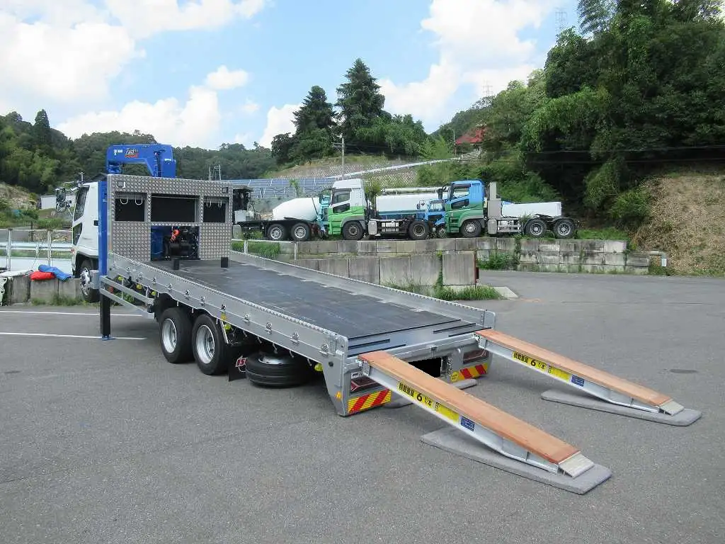 三菱 ファイター 中型/増トン 車両重機運搬 4段クレーン ラジコンの中古トラック画像3