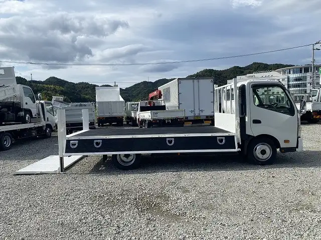 日野 デュトロ 小型 平ボディ パワーゲート SKG-XZU710Mの中古トラック画像6