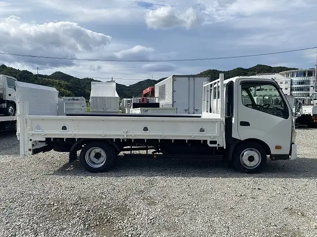 日野 デュトロ 小型 平ボディ パワーゲート SKG-XZU710Mの中古トラック画像3