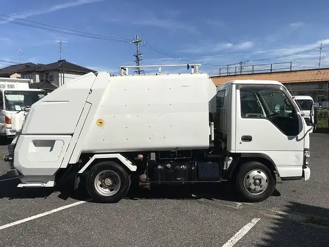 いすゞ エルフ 小型 パッカー車 プレス式 PB-NKR81ANの中古トラック画像3