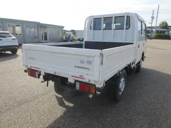 マツダ タイタン 小型 平ボディ Wキャブ 床鉄板の中古トラック画像5