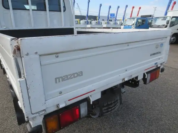マツダ タイタン 小型 平ボディ Wキャブ 床鉄板の中古トラック画像13