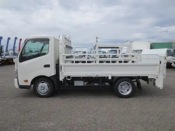 日野 デュトロ 小型 平ボディ パワーゲート 床鉄板の中古トラック画像8