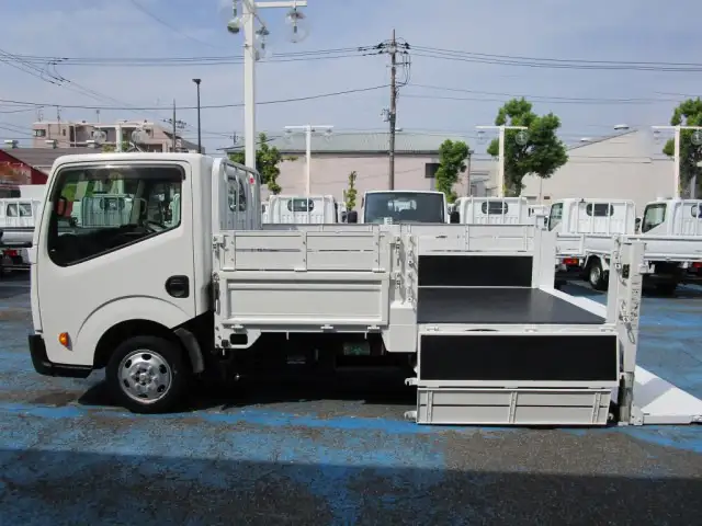 日産 アトラス 小型 平ボディ パワーゲート CBF-SQ2F24の中古トラック画像5