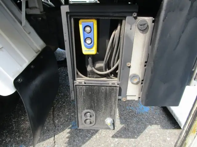 日産 アトラス 小型 平ボディ パワーゲート CBF-SQ2F24の中古トラック画像8