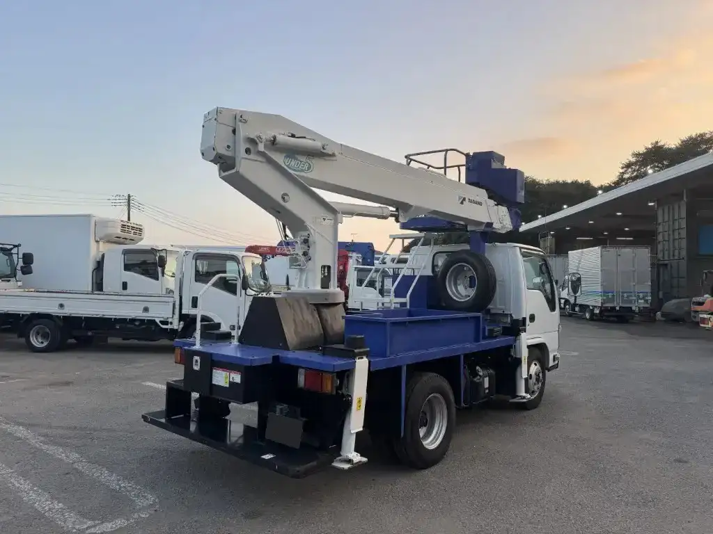 いすゞ エルフ 小型 高所・建柱車 高所作業車 SKG-NKR85Nの中古トラック画像3