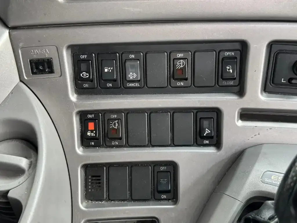 日産UD クオン 大型 ウイング ハイルーフ エアサスの中古トラック画像15