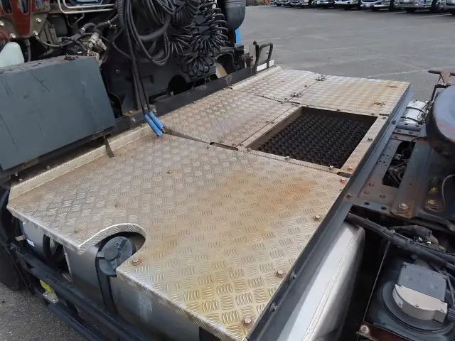 いすゞ ギガ 大型 トラクター ハイルーフ 1デフの中古トラック画像7