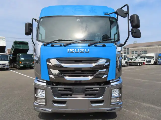 いすゞ ギガ 大型 トラクター ハイルーフ 1デフの中古トラック画像2