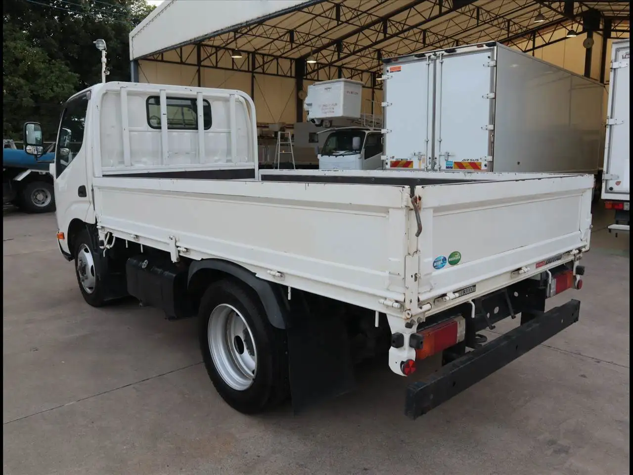 日野 デュトロ 小型 平ボディ 2KG-XZU675M R2の中古トラック画像5