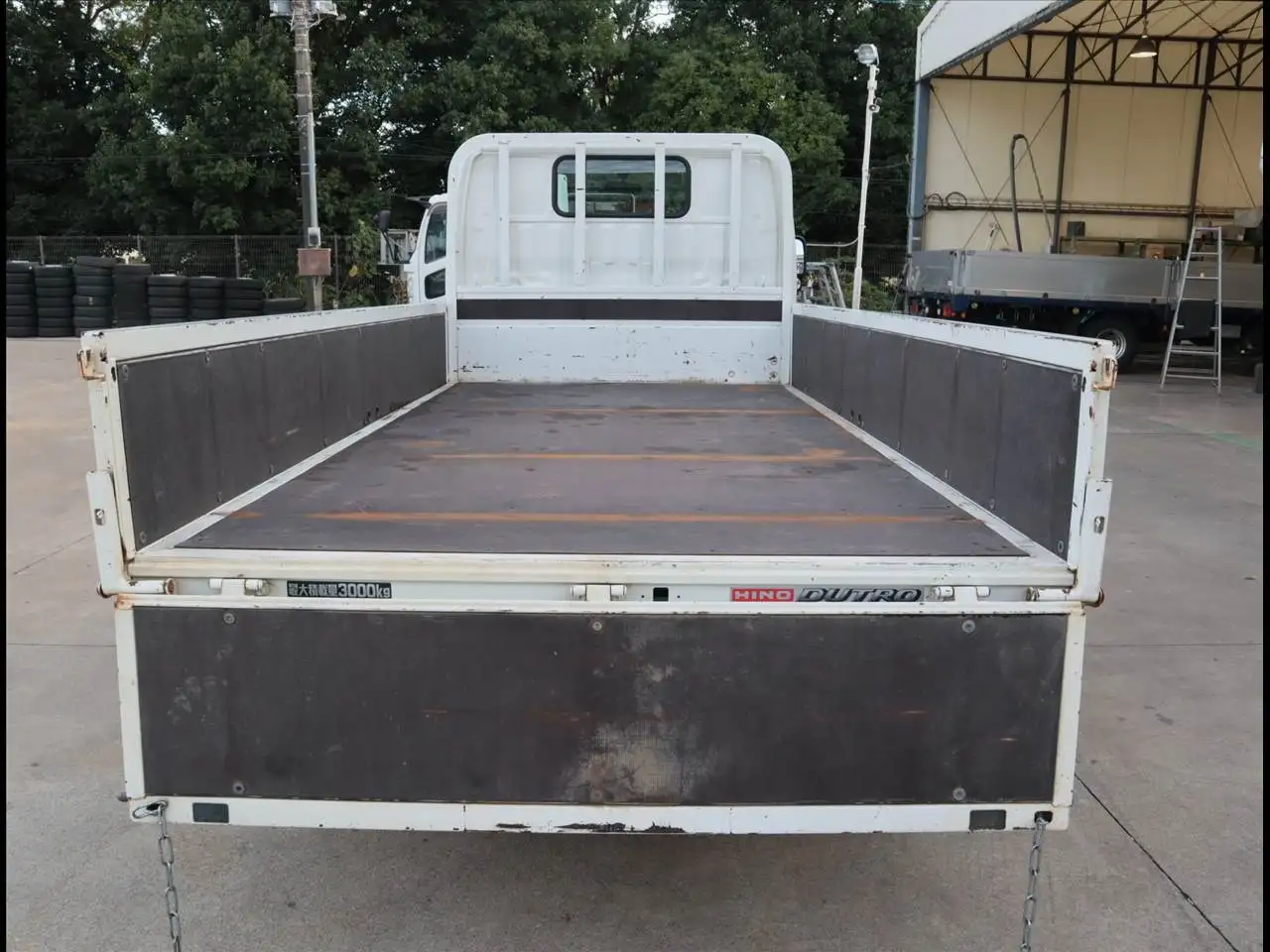 日野 デュトロ 小型 平ボディ 2KG-XZU675M R2の中古トラック画像6