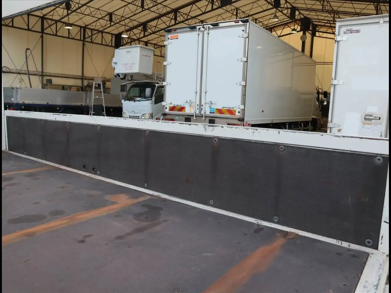 日野 デュトロ 小型 平ボディ 2KG-XZU675M R2の中古トラック画像10