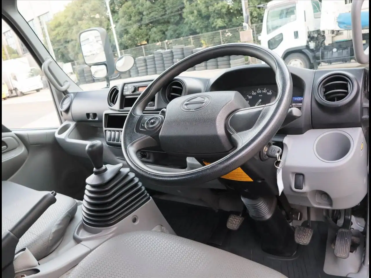 日野 デュトロ 小型 平ボディ 2KG-XZU675M R2の中古トラック画像13