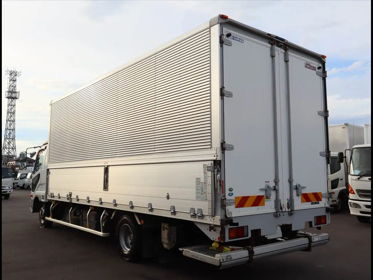 三菱 ファイター 中型/増トン ウイング パワーゲート エアサスの中古トラック画像4