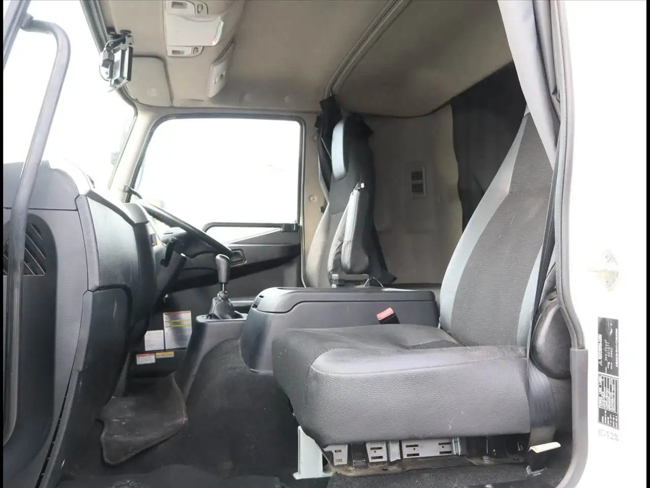 三菱 ファイター 中型/増トン ウイング パワーゲート エアサスの中古トラック画像11