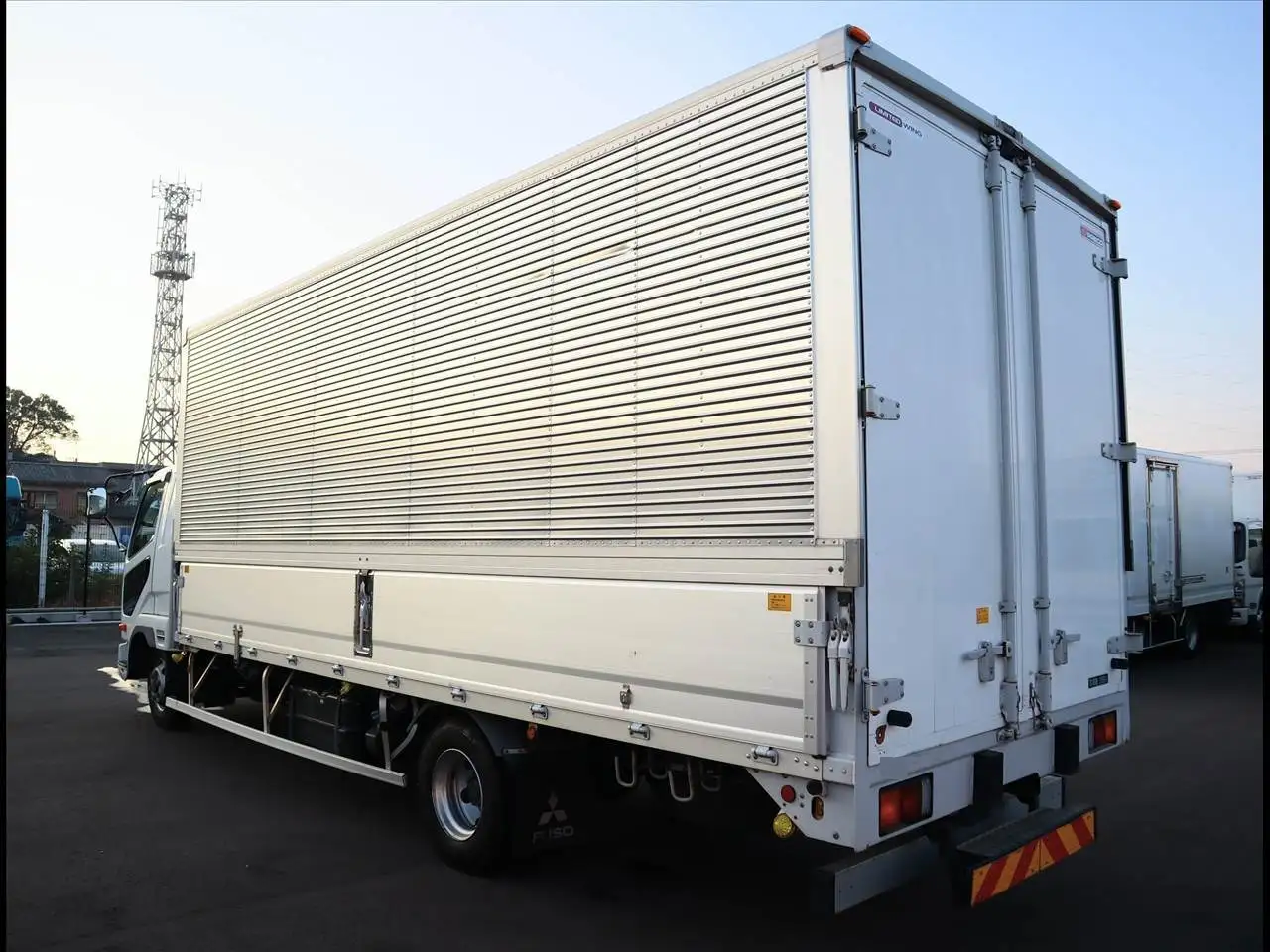 三菱 ファイター 中型/増トン ウイング ベッド 2KG-FK62Fの中古トラック画像3