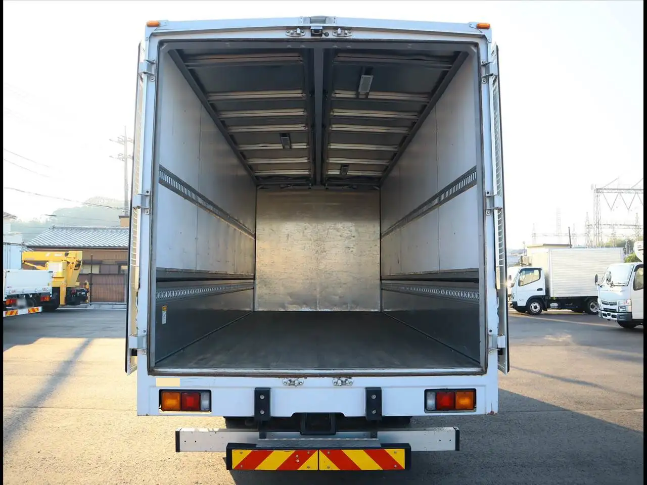 三菱 ファイター 中型/増トン ウイング ベッド 2KG-FK62Fの中古トラック画像5