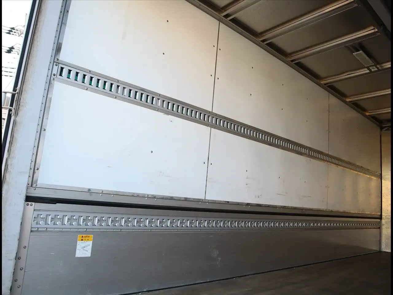 三菱 ファイター 中型/増トン ウイング ベッド 2KG-FK62Fの中古トラック画像7