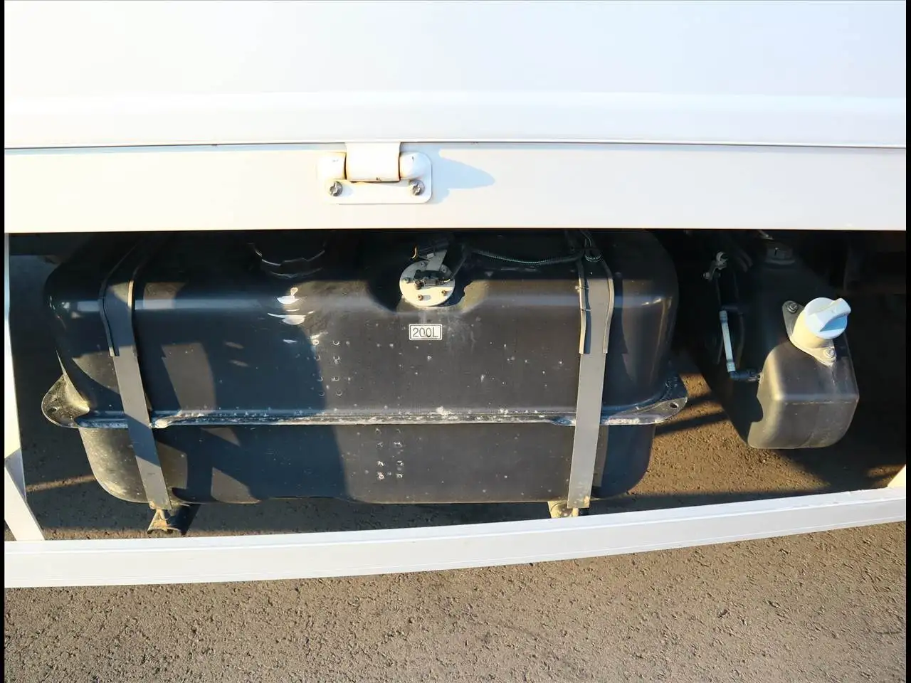 三菱 ファイター 中型/増トン ウイング ベッド 2KG-FK62Fの中古トラック画像18