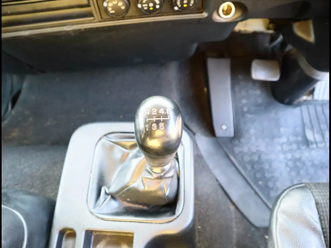 三菱 ファイター 中型/増トン ウイング ベッド 2KG-FK62Fの中古トラック画像15