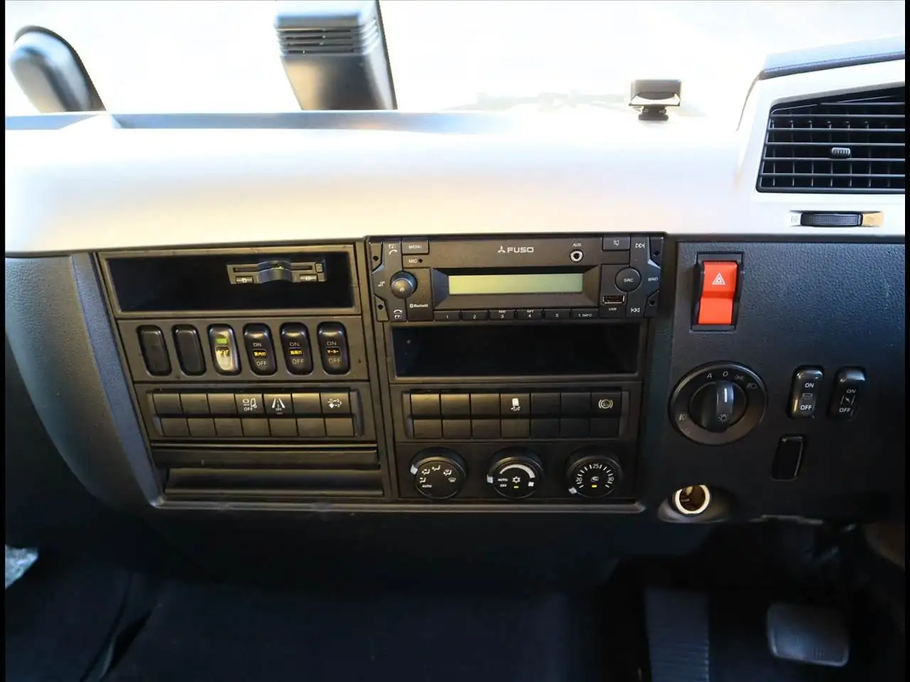 三菱 ファイター 中型/増トン ウイング ベッド 2KG-FK62Fの中古トラック画像14