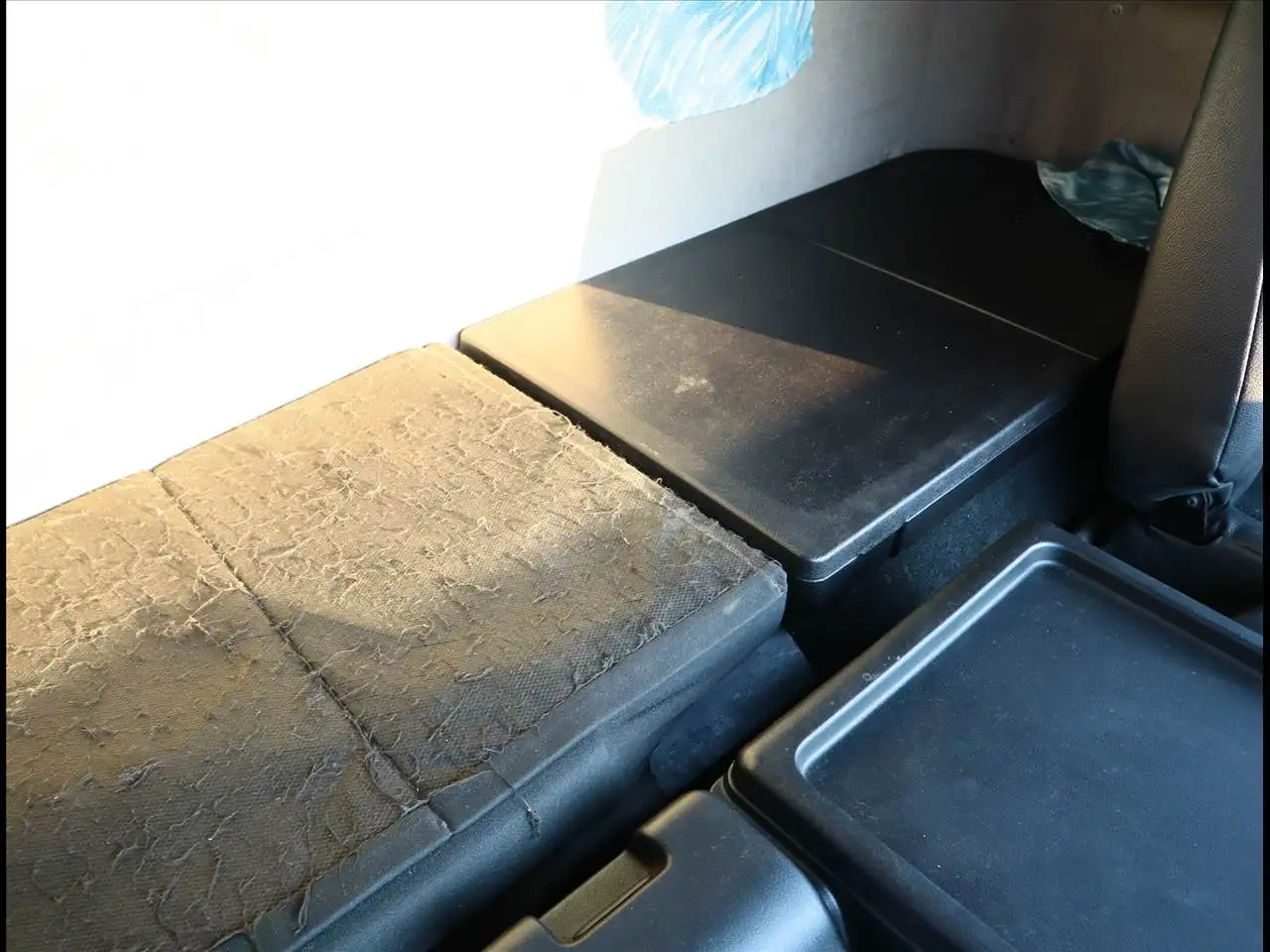 三菱 ファイター 中型/増トン ウイング ベッド 2KG-FK62Fの中古トラック画像12