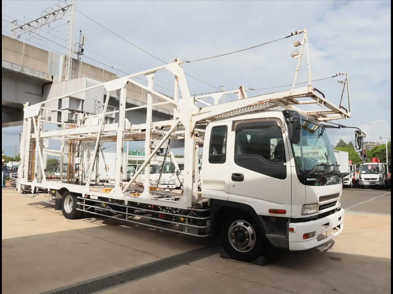 いすゞ フォワード 中型/増トン 車両重機運搬 ラジコン ウインチの中古トラック画像2