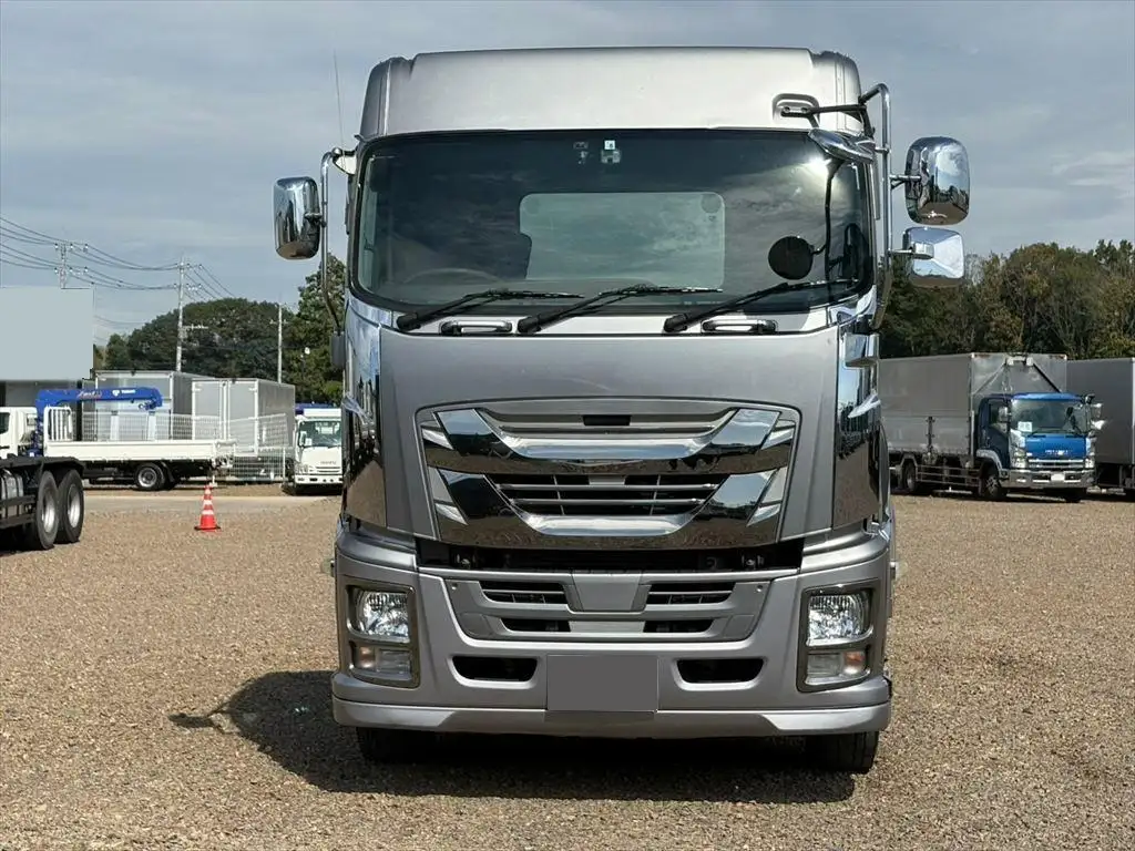 いすゞ ギガ 大型 トラクター ハイルーフ 1デフの中古トラック画像2