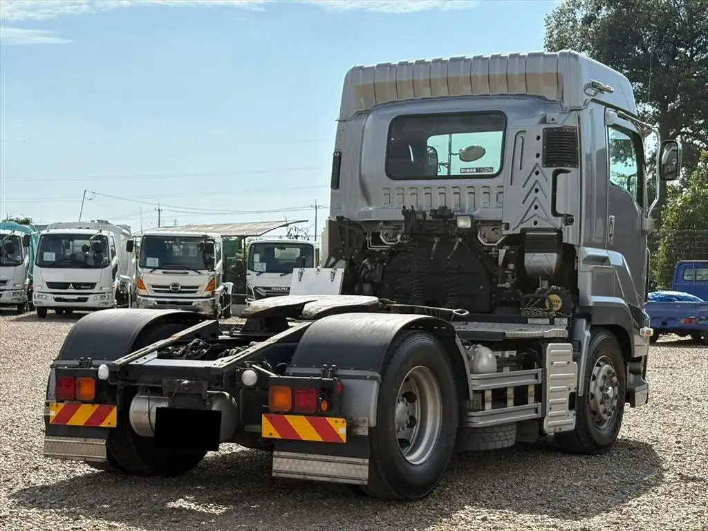 いすゞ ギガ 大型 トラクター ハイルーフ 1デフの中古トラック画像4