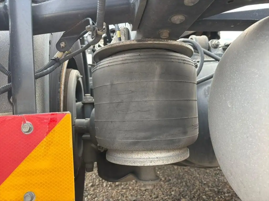 いすゞ ギガ 大型 トラクター ハイルーフ 1デフの中古トラック画像19