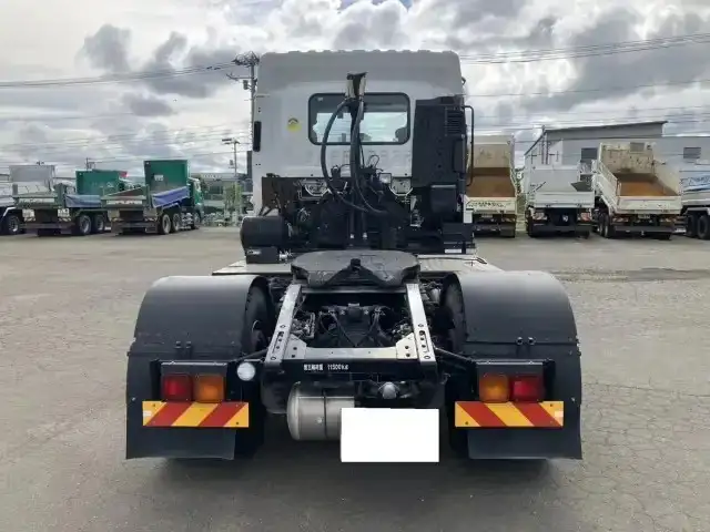 いすゞ ギガ 大型 トラクター ハイルーフ 1デフの中古トラック画像4