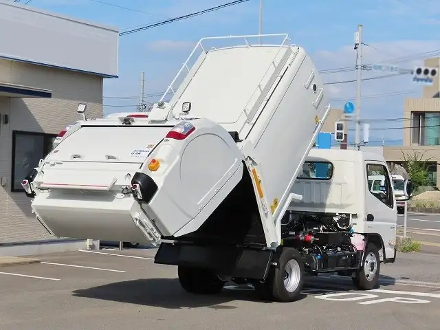 三菱 キャンター 小型 パッカー車 巻き込み式 2RG-FEAV0の中古トラック画像5
